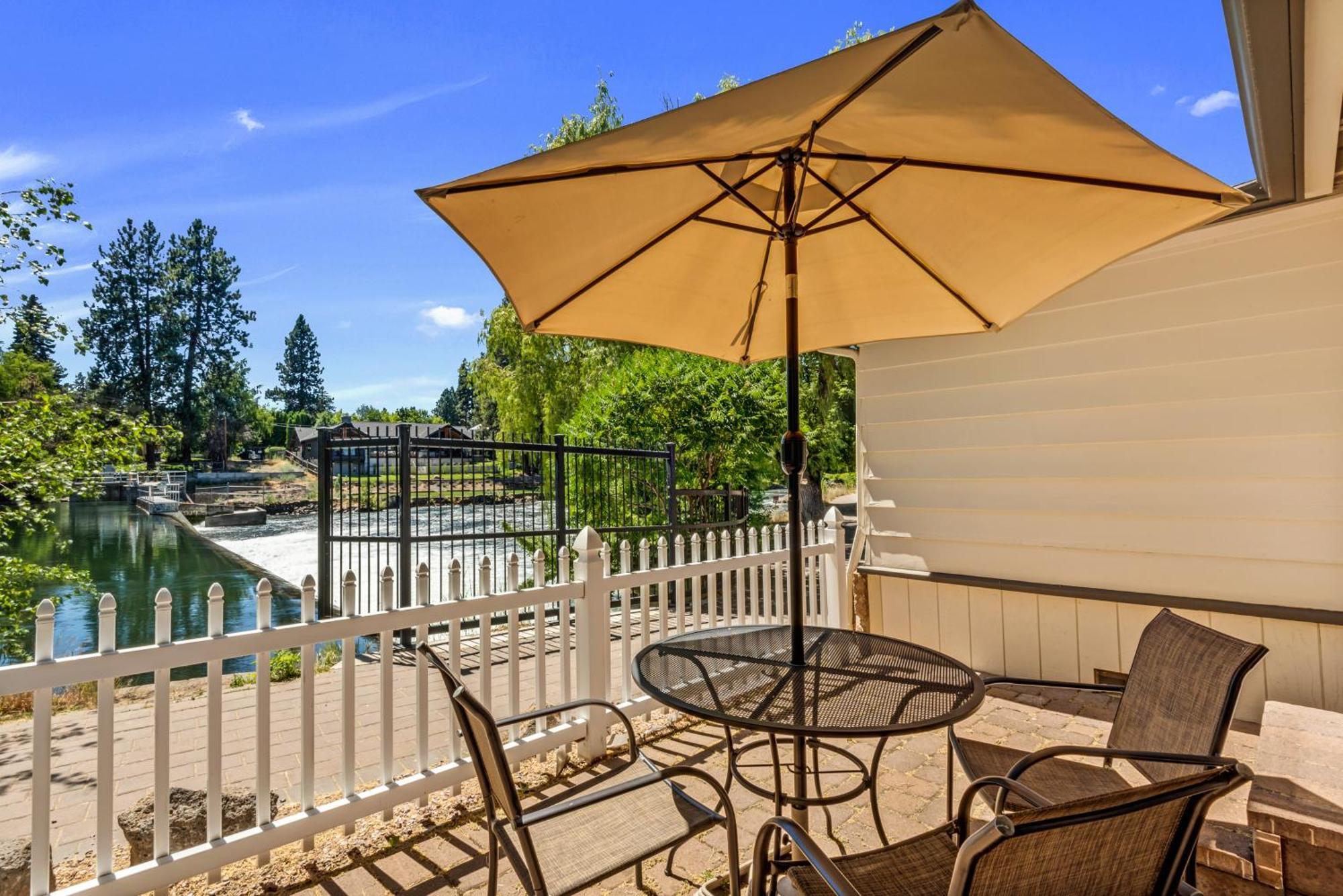 Bend Riverside Condos Near Downtown Bend Pokoj fotografie